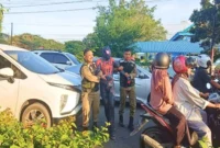 Satpol PP WH Banda Aceh Tertibkan Seorang Pria Berpakaian Spiderman