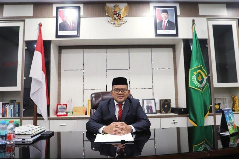 Kepala Kantor Wilayah Kementerian Agama Provinsi Aceh, Drs, H. Azhari, M.Si