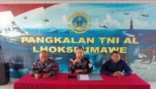 Mayor Laut (PM) Anggiat Napitupulu dalam jumpa pers, di Lhokseumawe terkait pembunuhan sales mobil di Aceh Utara