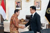 Wagub Aceh saat bersilaturahmi dengan Menteri Koordinator Bidang Hukum, Hak Asasi Manusia, Imigrasi, dan Pemasyarakatan (Menko Kumham Imipas) Prof. Dr. Yusril Ihza Mahendra, SH, M.Sc, di Kantor Kemenko Kumham Imipas, Jakarta