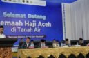 Wakil Gubernur Aceh, Fadhlullah, SE, memberikan sambutan saat menghadiri acara penyambutan kepulangan Jemaah Haji Aceh Kloter Pertama Kota Banda Aceh di Asrama Haji Embarkasi, Banda Aceh,