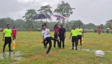 Wakil Bupati Aceh Jaya membuka Turnamen Sepakbola HUT RI 80