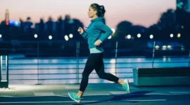 Ilustrasi salah satu olahraga yang dapat menurunkan kolesterol 