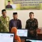 Kepala Kantor Kementerian Agama Kabupaten Nagan Raya, Dr. H. Salman Al Farisi, S.Ag., M.Pd., sedang memantau giat OMI [Sumber Foto : Humas Kemenag Nagan Raya ]