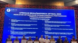 Momen penerimaan penghargaan BRIDA/BAPPERIDA Optimal 2025 oleh Wakil Bupati Aceh Jaya, Muslem D, S.E., di Gedung B.J. Habibie, Jakarta.