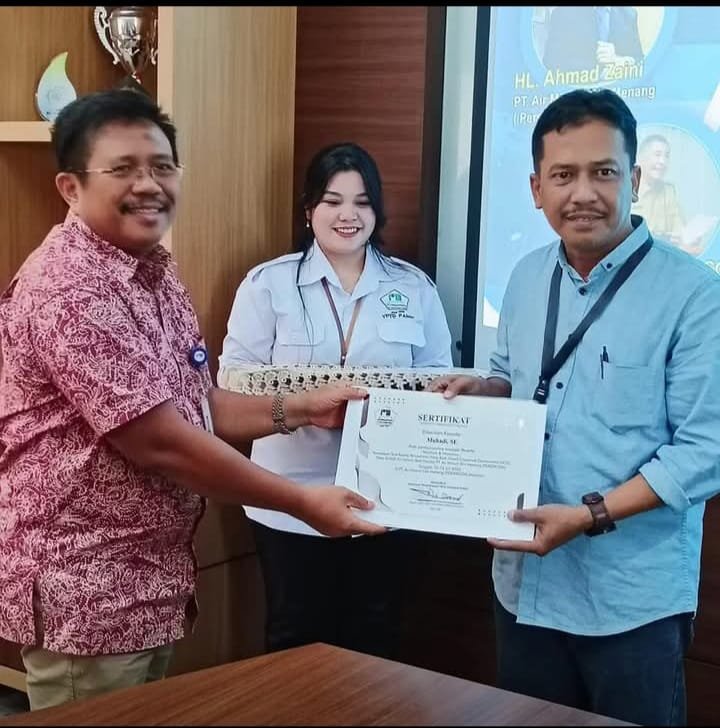 Direktur Perumdam Tirta Mon Mata Kabupaten Aceh Jaya, Muhadi, SE