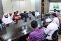 Gubernur Aceh Muzakir Manaf menggelar pertemuan dengan SAM Airlines dan KATUHA di Meuligoe Gubernur Aceh, Banda Aceh, Sabtu (22/11/2025).