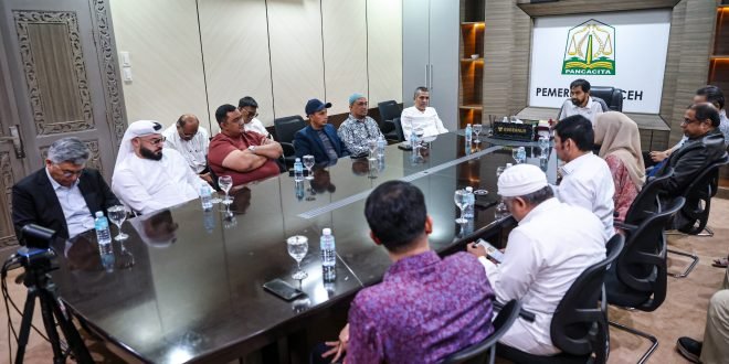 Gubernur Aceh Muzakir Manaf menggelar pertemuan dengan SAM Airlines dan KATUHA di Meuligoe Gubernur Aceh, Banda Aceh, Sabtu (22/11/2025).