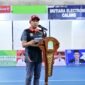 Bupati Aceh Jaya saat menyampaikan sambutan pada pembukaan Turnamen Voli Salem Cup 2025, Jumat (14/11/2025)