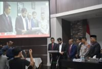 Gubernur Aceh, Muzakir manaf saat mengumumkan aceh sebagai status darurat banjir