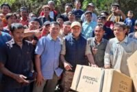 Wakil Gubernur Aceh Fadhlullah menyalurkan bantuan logistik tanggap darurat ke Kabupaten Gayo Lues, Senin (12/11/2025).