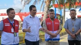 Sekretaris Daerah Aceh M. Nasir meninjau Fuel Terminal Pertamina Krueng Raya untuk memastikan ketersediaan BBM selama masa tanggap darurat bencana.