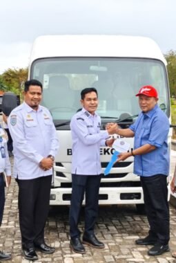 Pemkab Aceh Jaya Dapat Bantuan Bus Sekolah dari Pusat