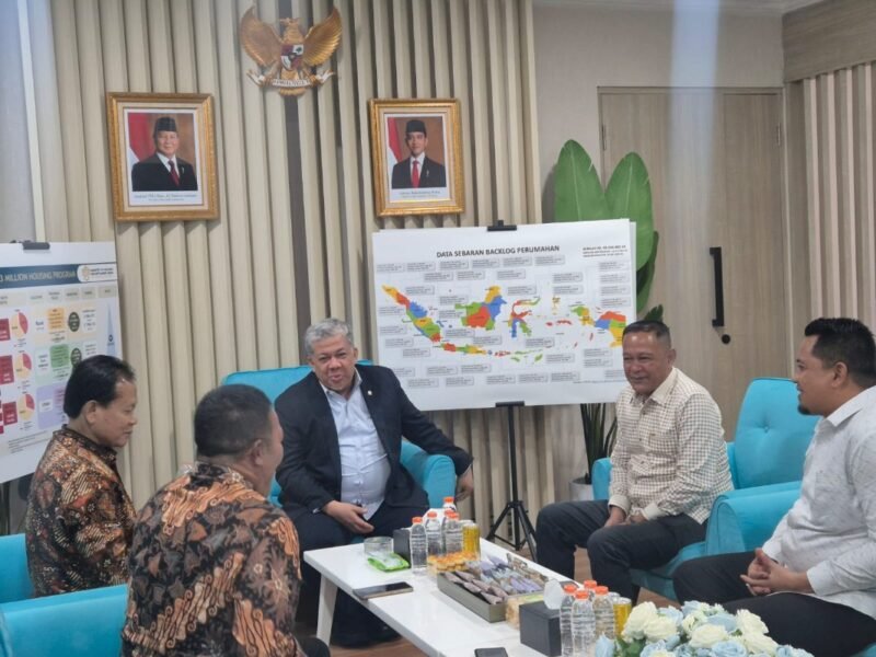 Pertemuan Pemerintah Kabupaten Aceh Jaya bersama Wakil Menteri Perumahan dan Kawasan Permukiman Fahri Hamzah di Jakarta, Senin (30/3), membahas rencana pembangunan permukiman nelayan di Gampong Mata Ie.